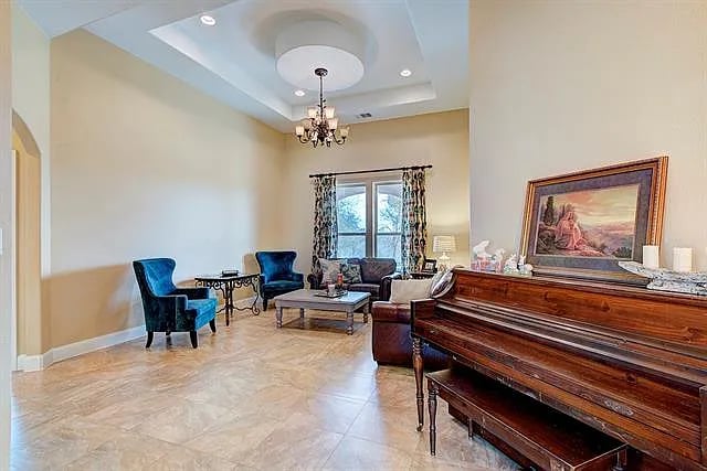 390 Teal Lane