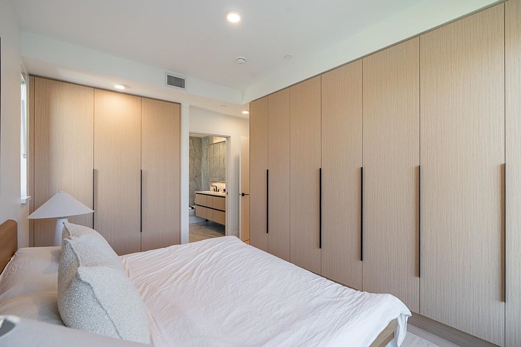 539 W 28th Avenue 202, Vancouver