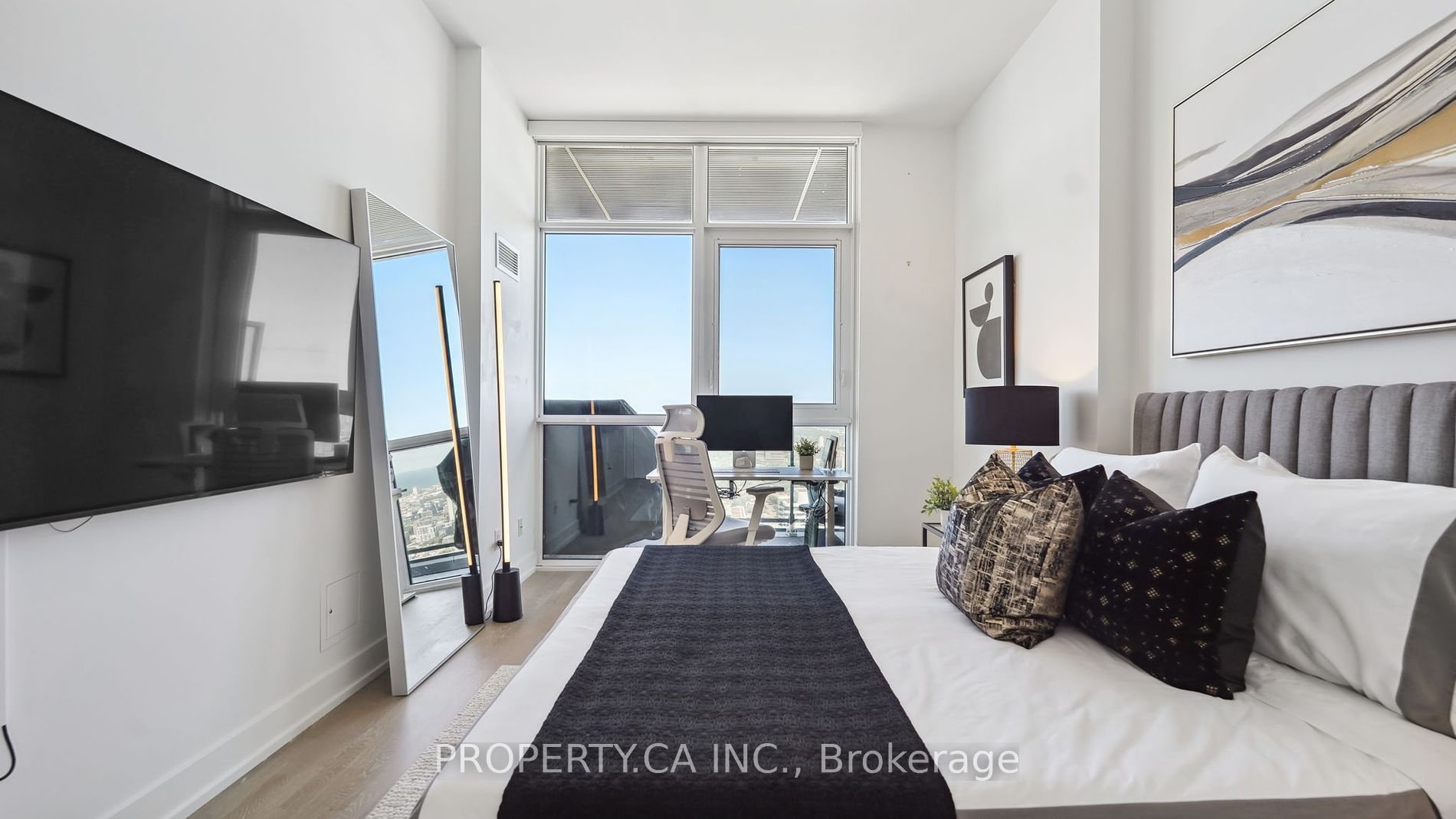 BAY STREET'S CAPTIVATING SUITE