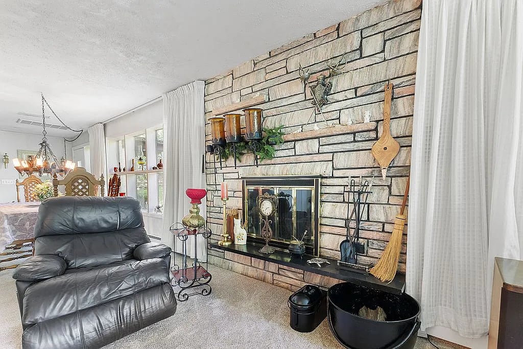198 Hydeway