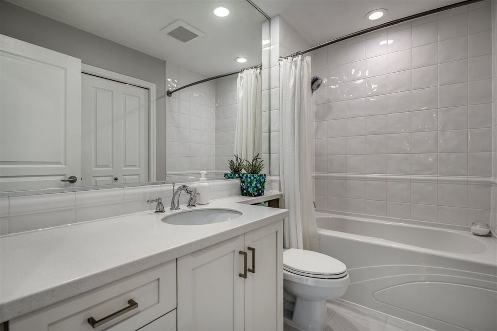 28 Whitecap Ct