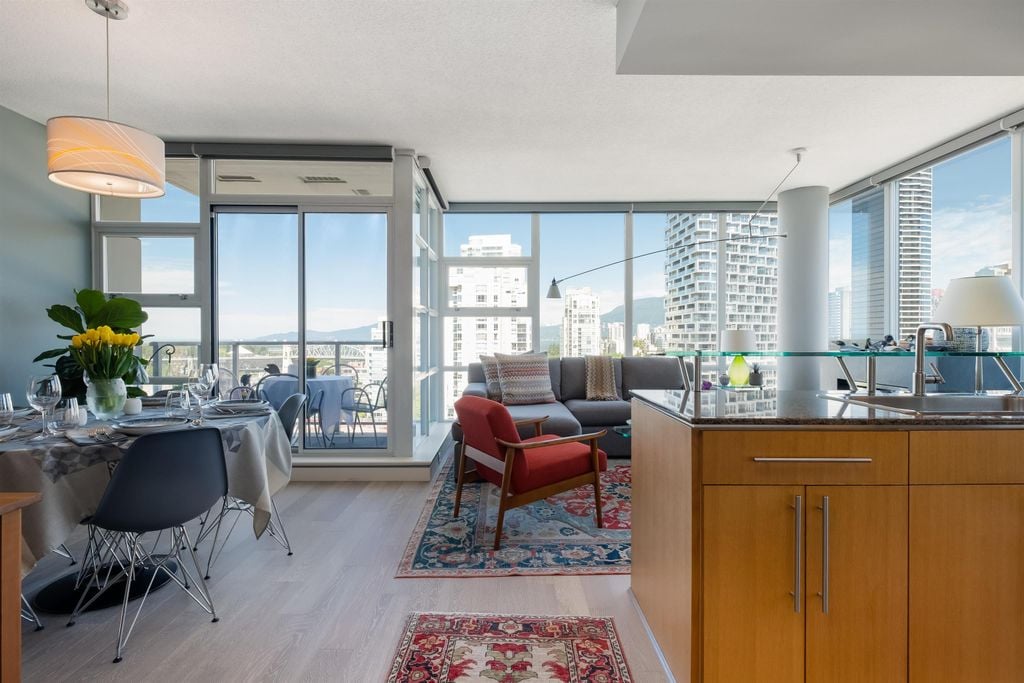 638 Beach Cres, #1805