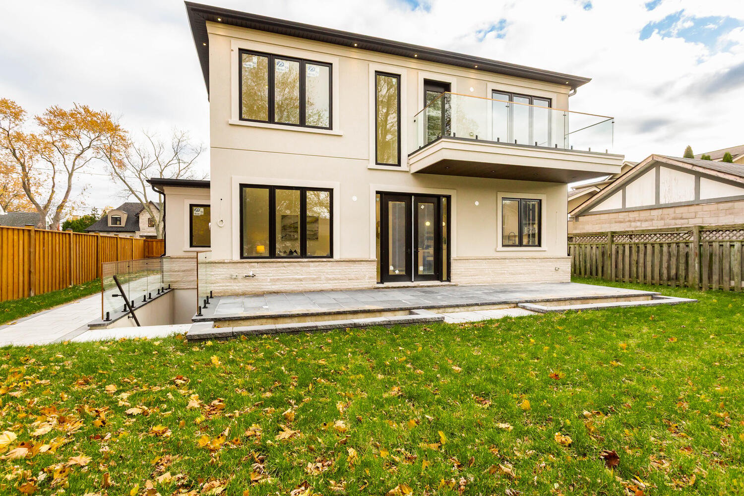 365 Jumna Ave, Mineola East
