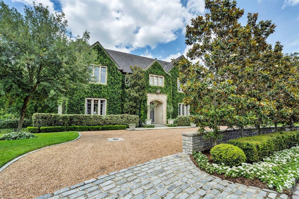 3 Winston Woods Dr