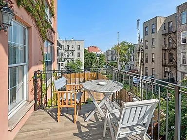 182 Huron Street, Apt #3B 