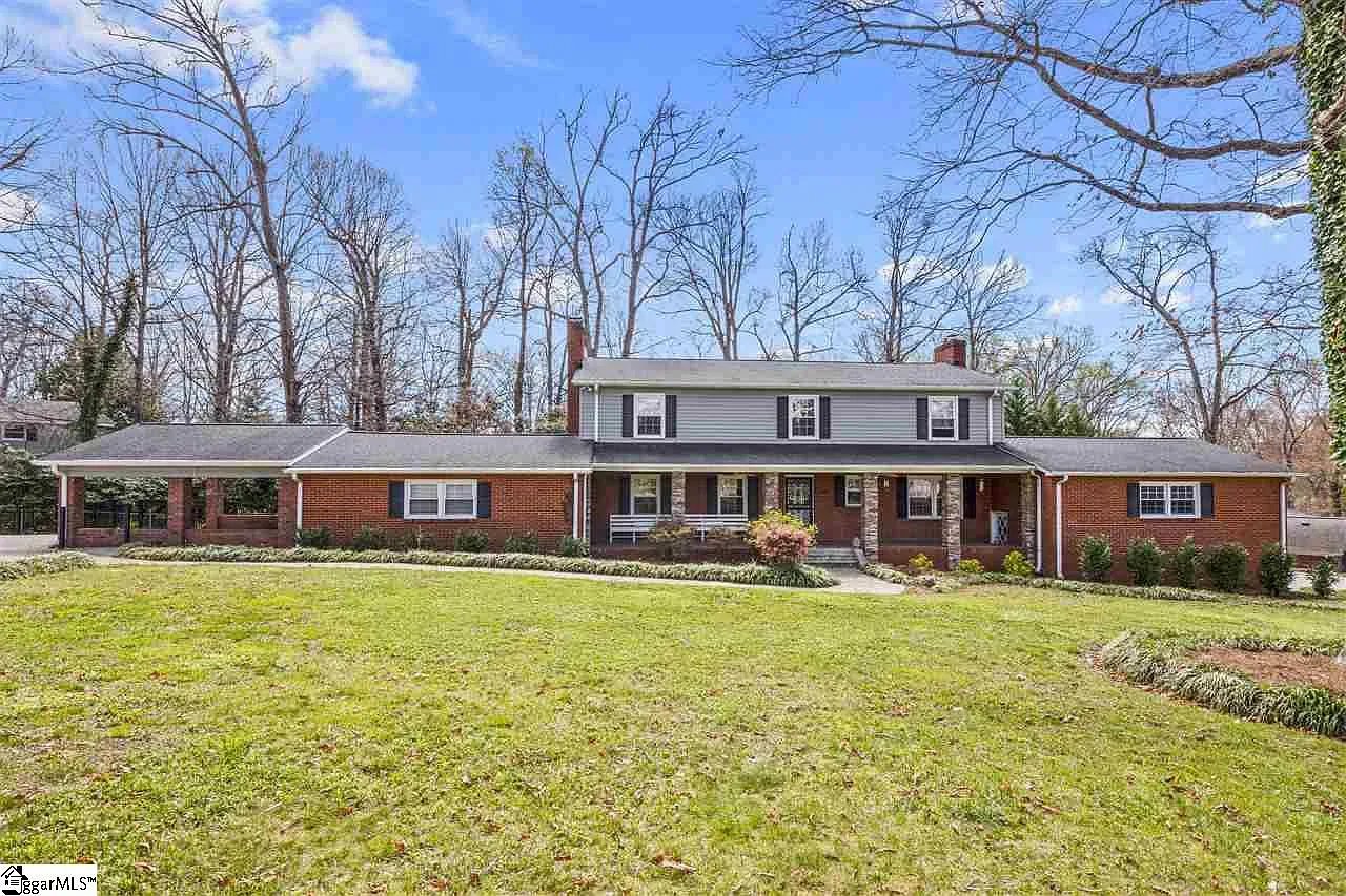 104 STONE LAKE DR