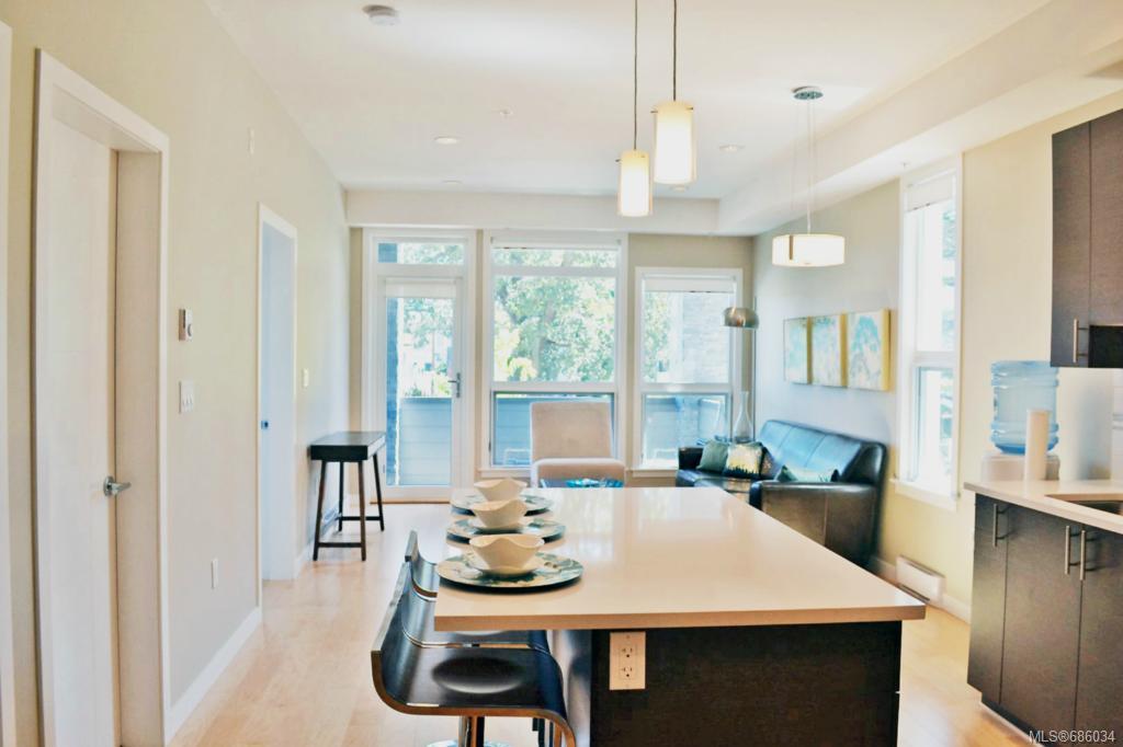 501-924 Esquimalt Rd