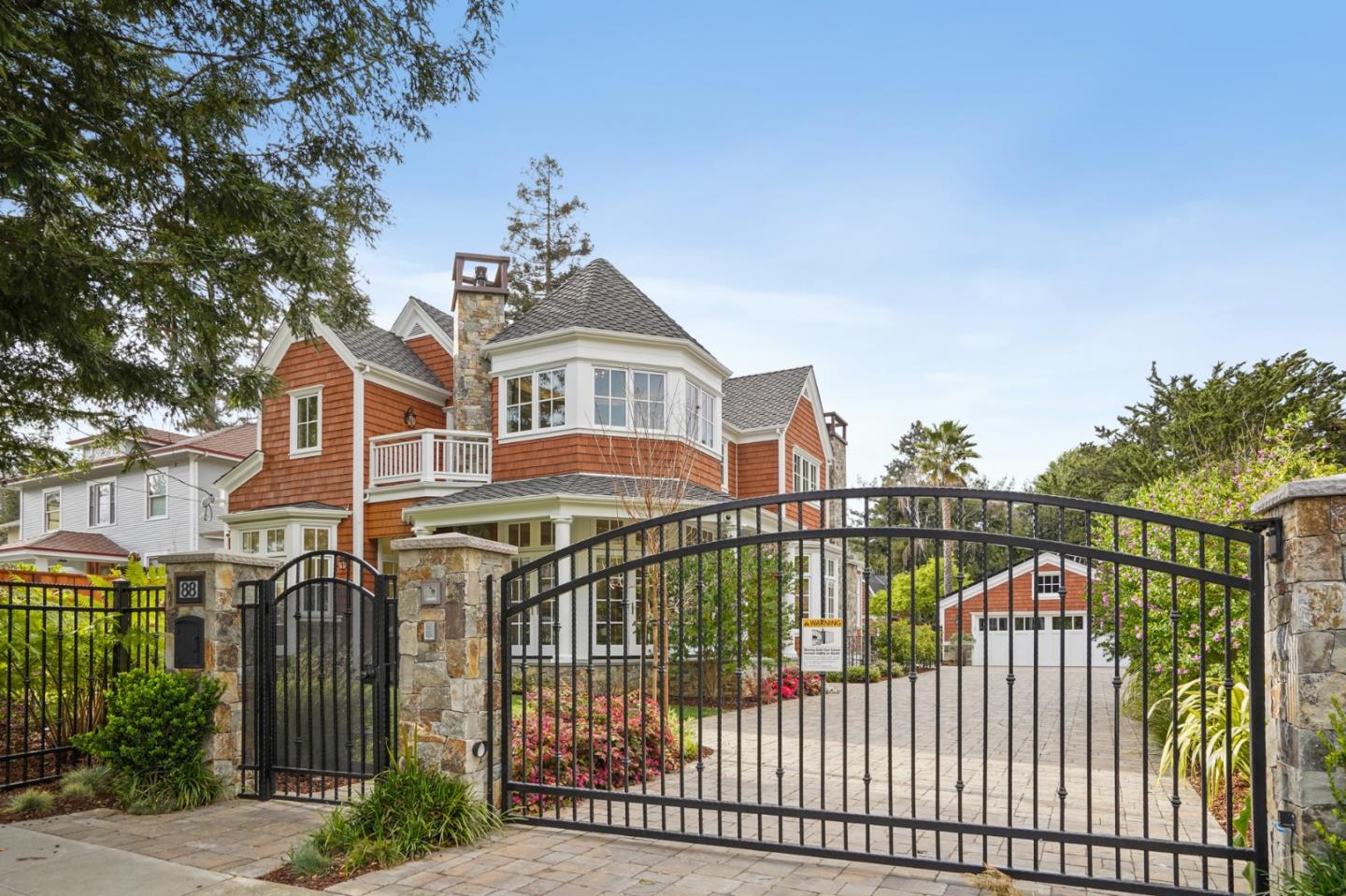 88 Warren Rd