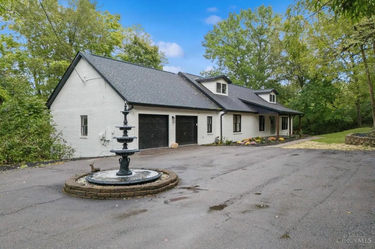 302 Hyde Park Dr
