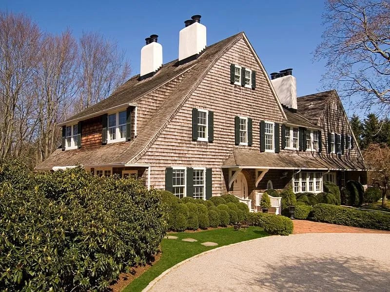 Estate Section Traditional on 3 Acres