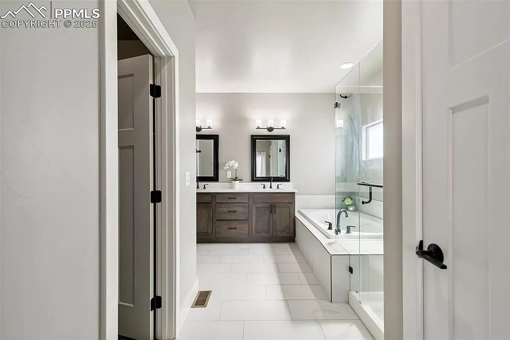 6792 David Anthony Ct