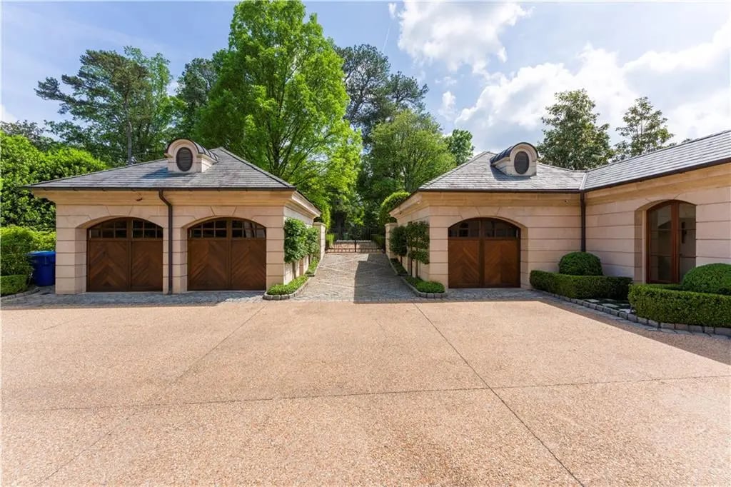 225 Paces Ferry Rd NW