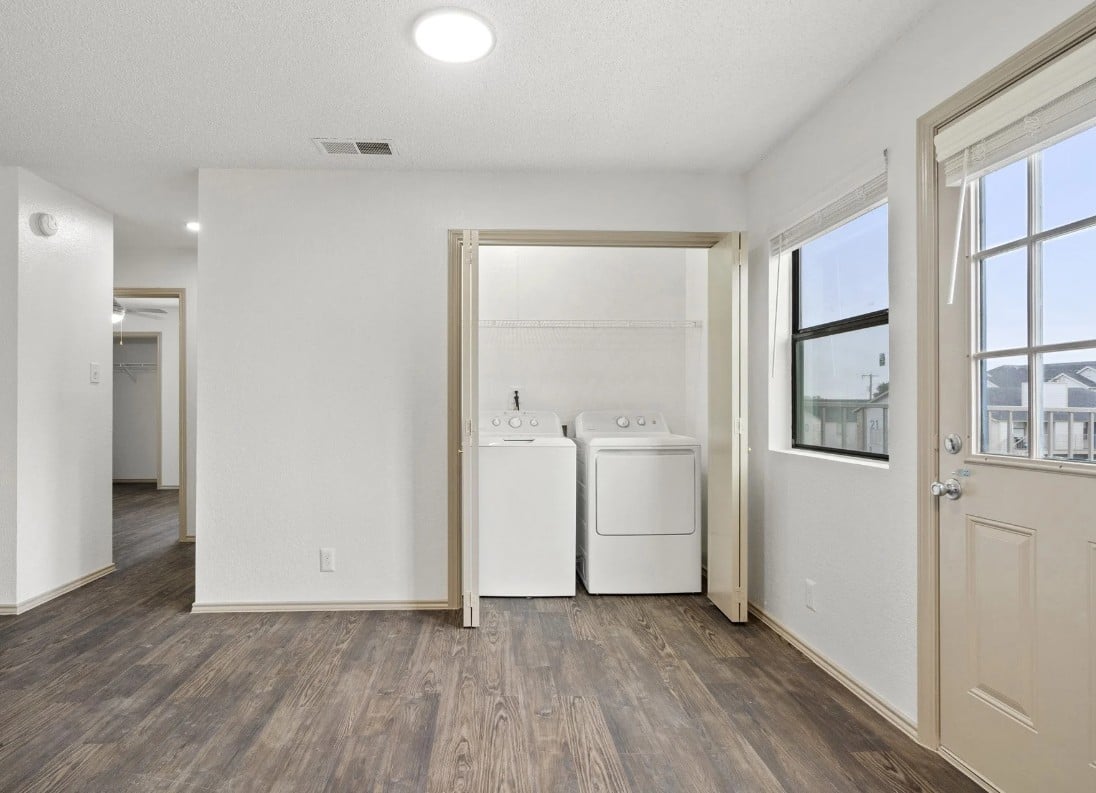 Amazing 2/1 in Pflugerville