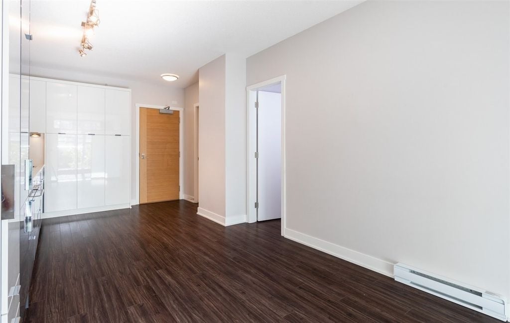 1777 W 7th Ave, #205