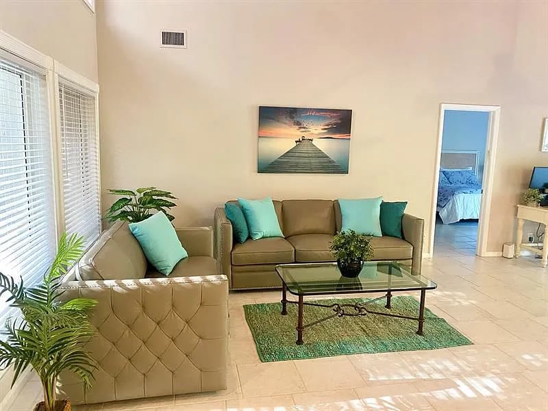 2244 NW 39th Dr