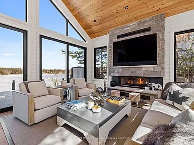 305 Wapaska Cres