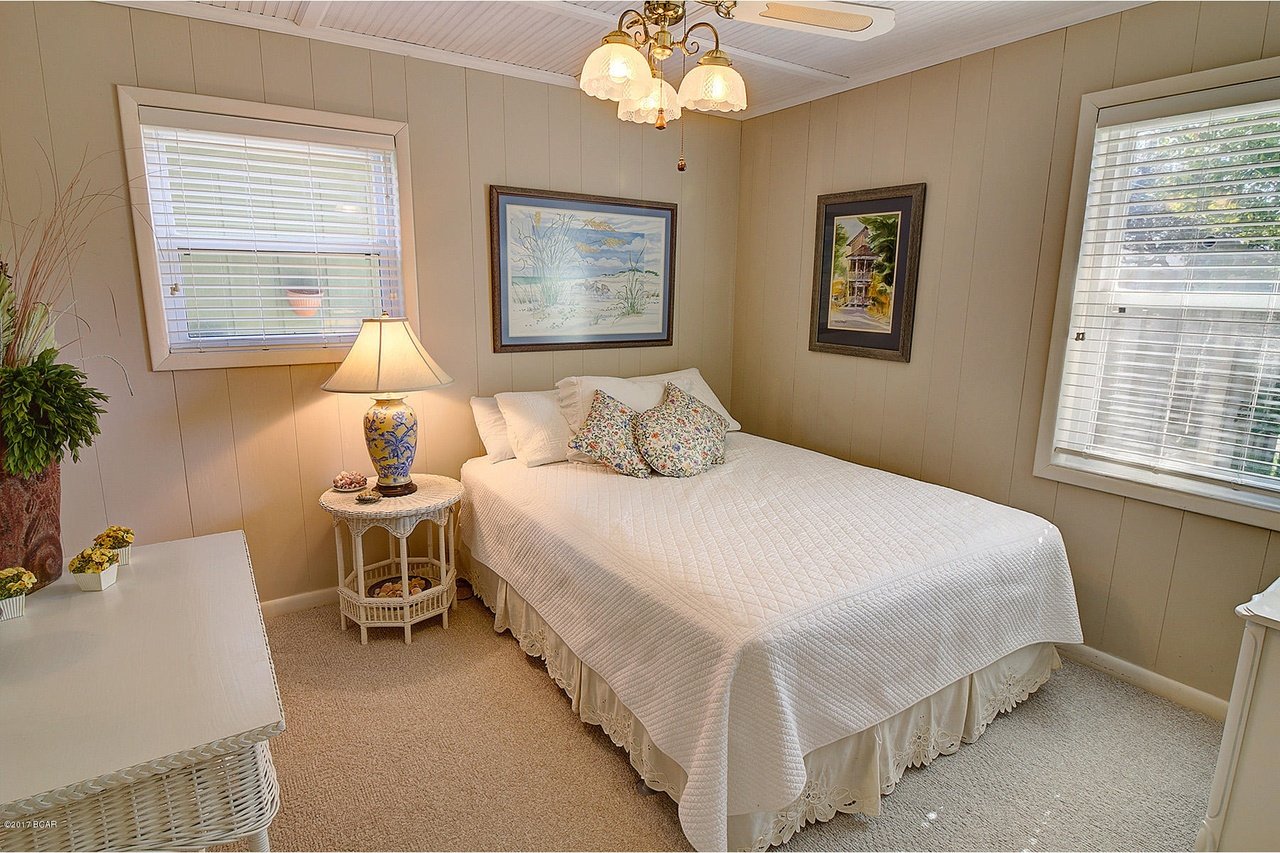 235 Belaire Dr
