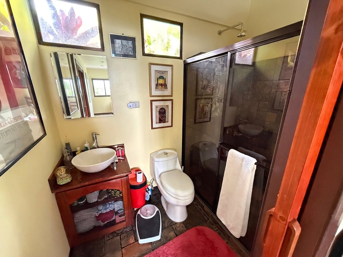 Ocean-View 3-Bedroom Home with 1-Bed Guesthouse, Pool & Spectacular Panoramic Views of Osa Peninsula in Balsar above Ciudad Cortés Costa Rica