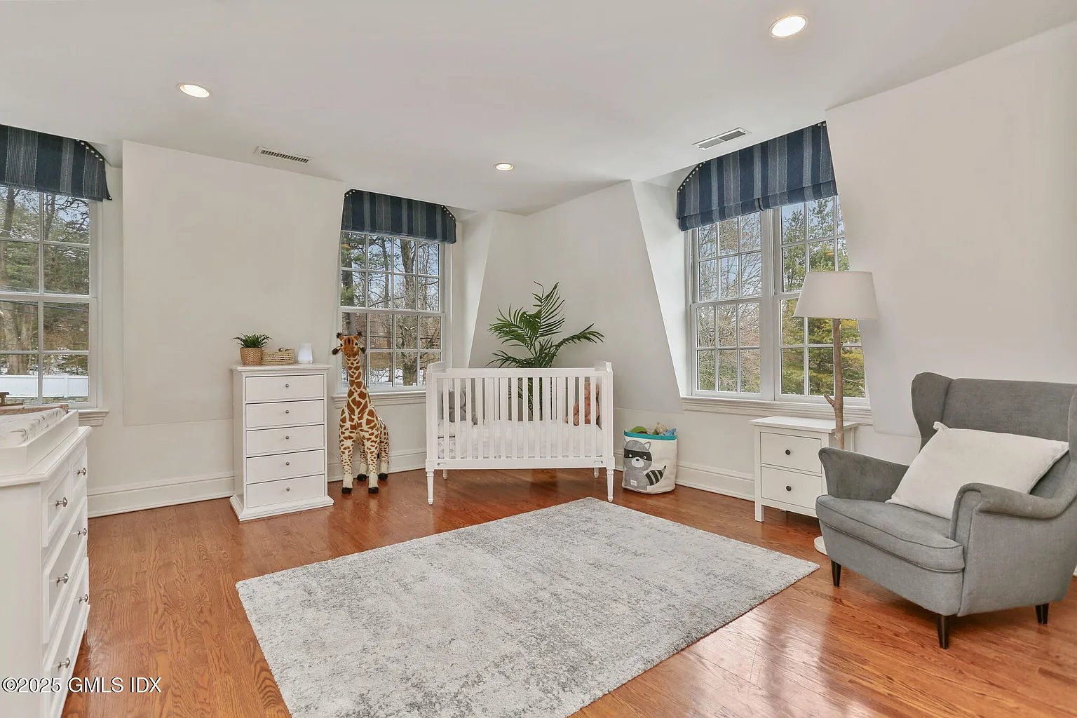 70 Sherwood Ave