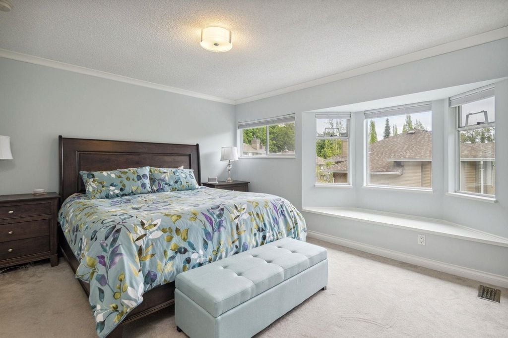 8893 Larkfield Dr