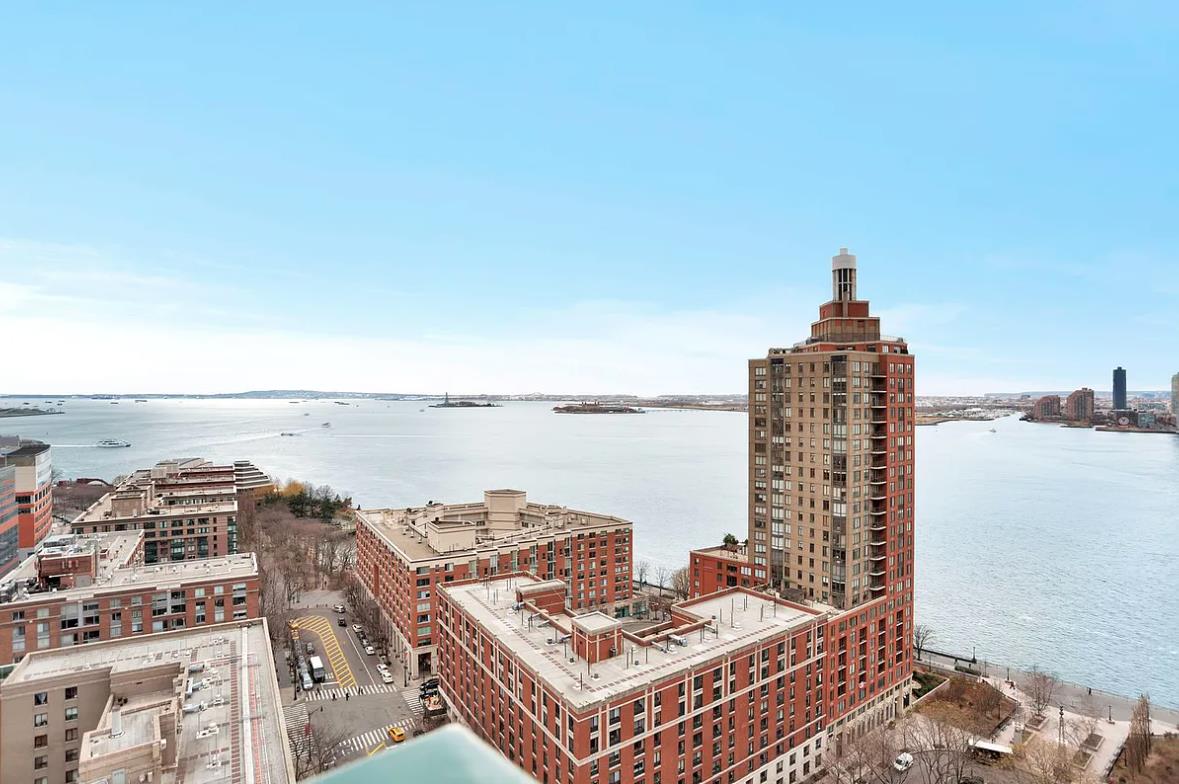 225 Rector Place, Apt 21A