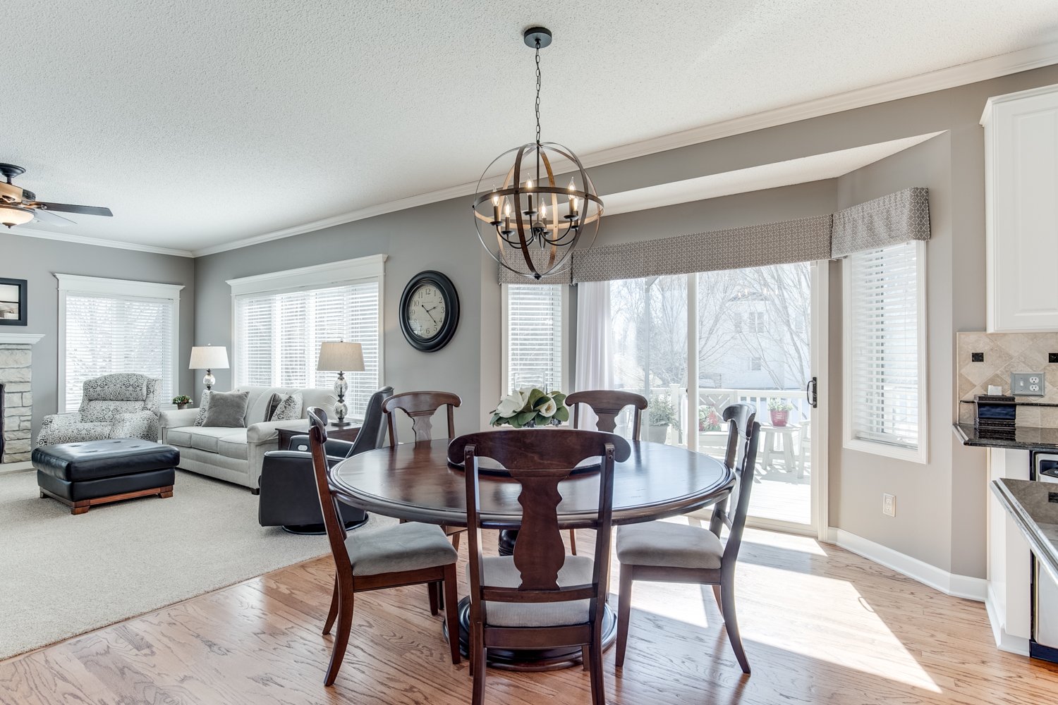 Beautiful 2-Story in Desirable OakParke Estates