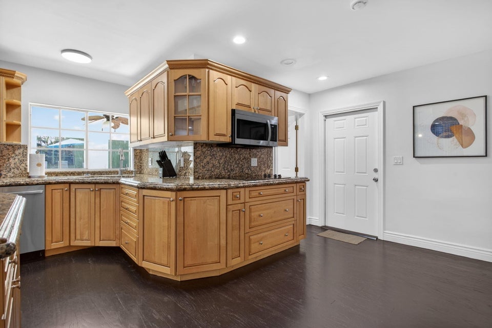 736 NE 34th Court, Oakland Park