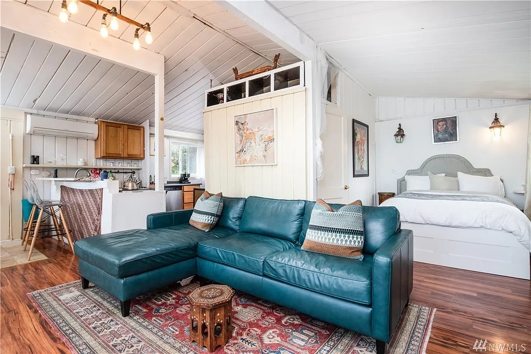 1389 SE Camano Dr