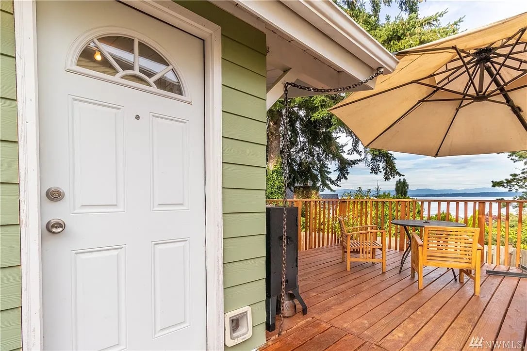 1389 SE Camano Dr