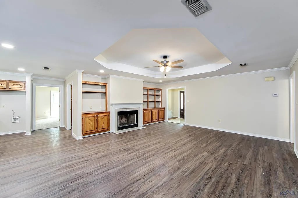 405 Valhi Blvd