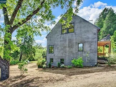4009 Redwood Rd