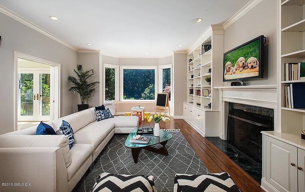 15 Mountain Laurel Dr