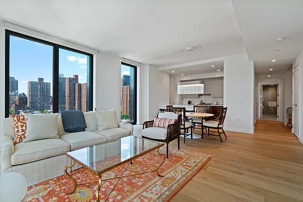 360 East 89th Street Unit: 17C