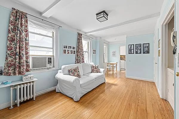 321 E 43rd St #803