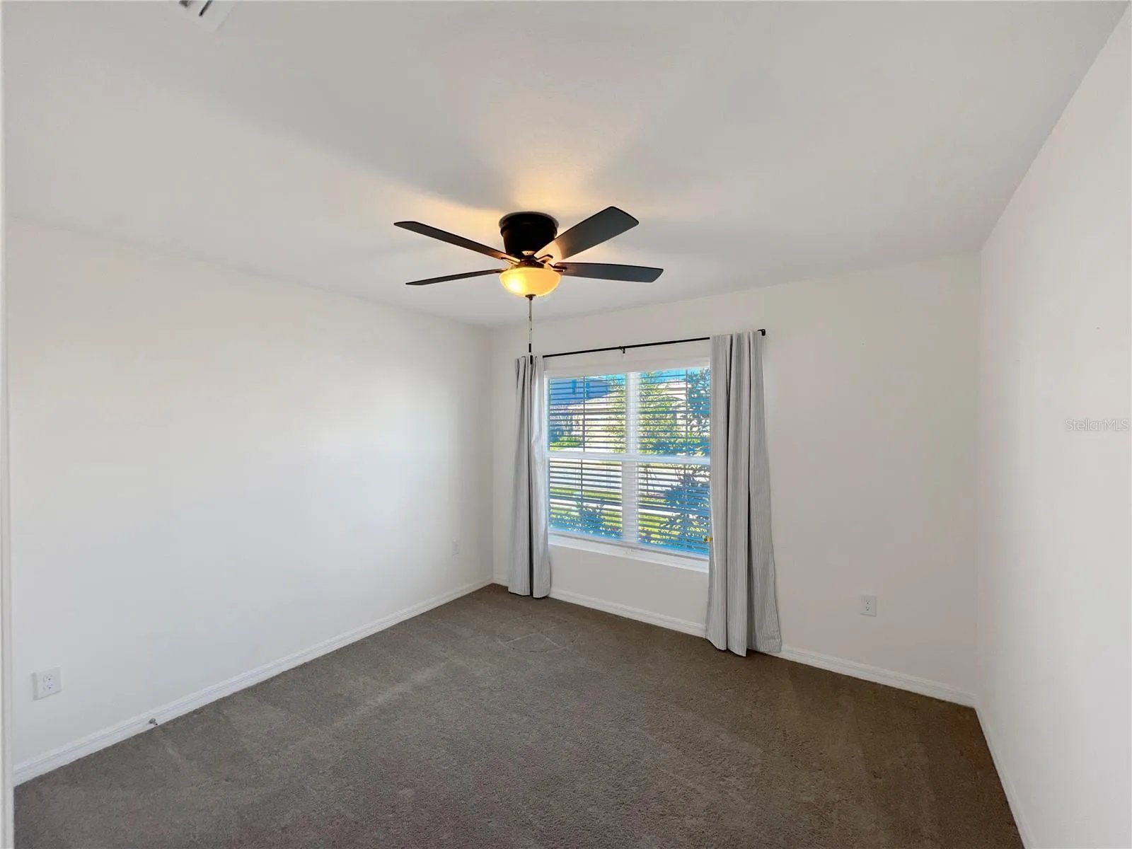 5563 SW 43rd Ct