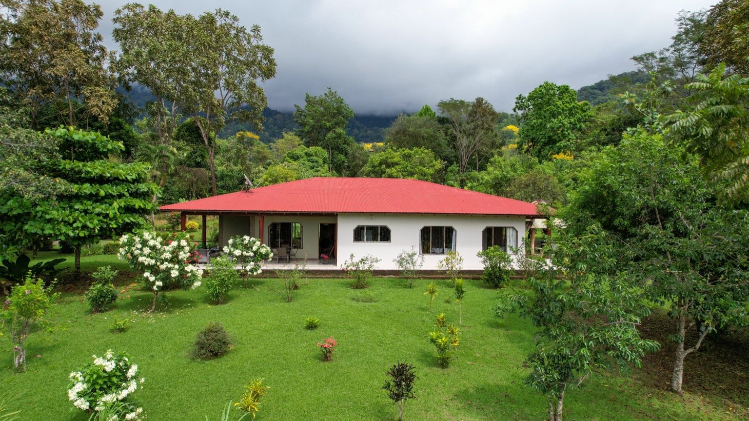 House for Sale in Ojochal, Costa Rica – Traditional Charm on 2.75 Acres