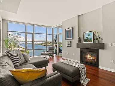 1310 NW Naito Pkwy # 1003