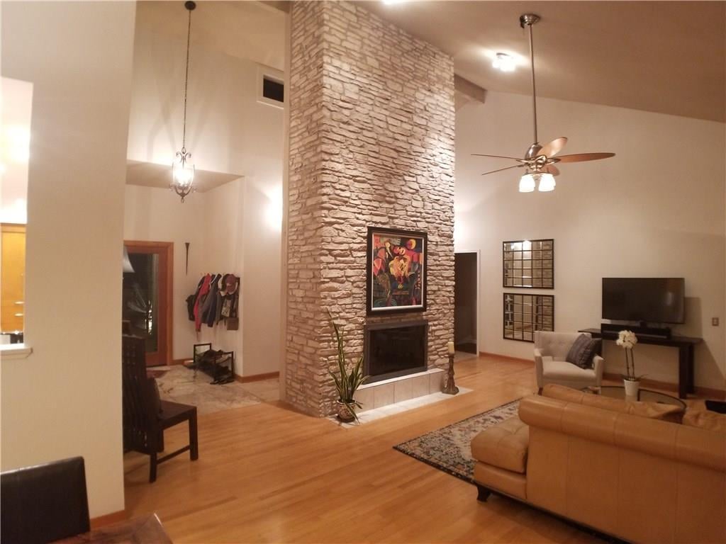 1904 Cypress Pt W
