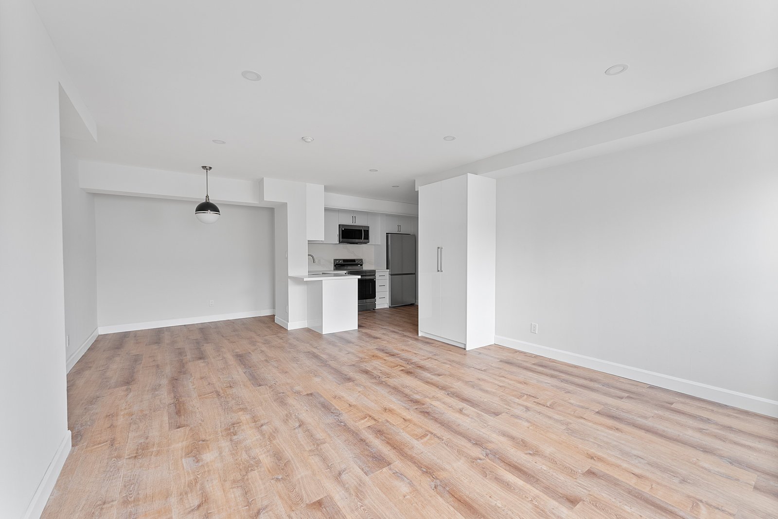 1328 Gerrard Street E 304