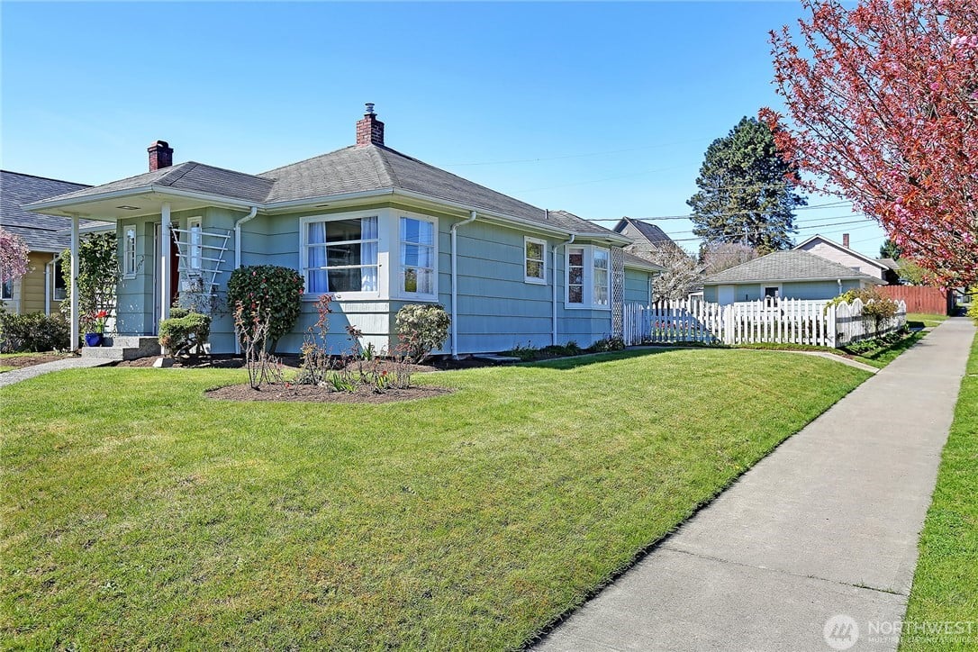 3702 S Ainsworth Avenue