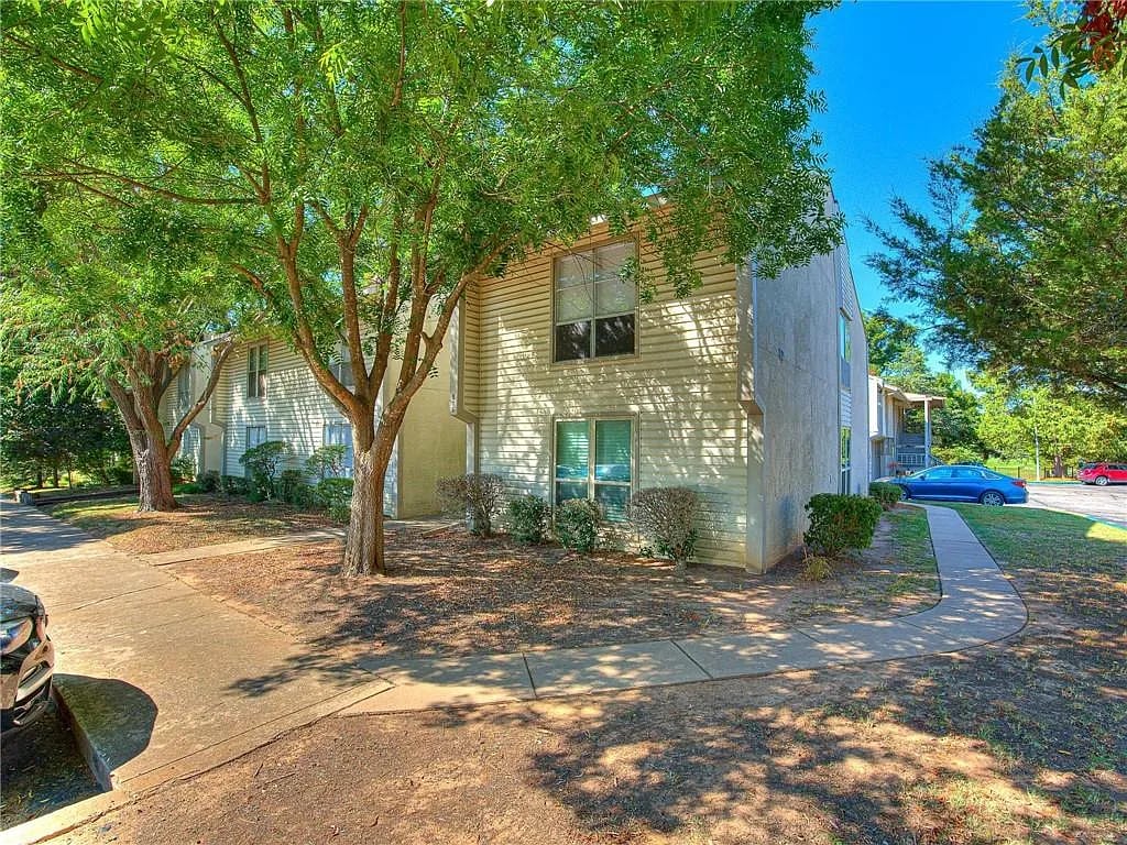 816 Cardinal Creek Blvd Apt D