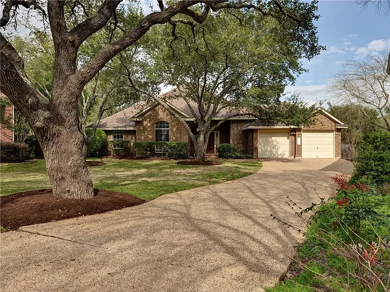 6118 Ginita Ln