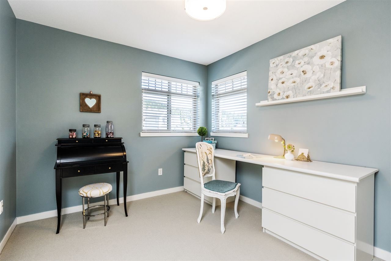 80-55 Hawthorn Dr