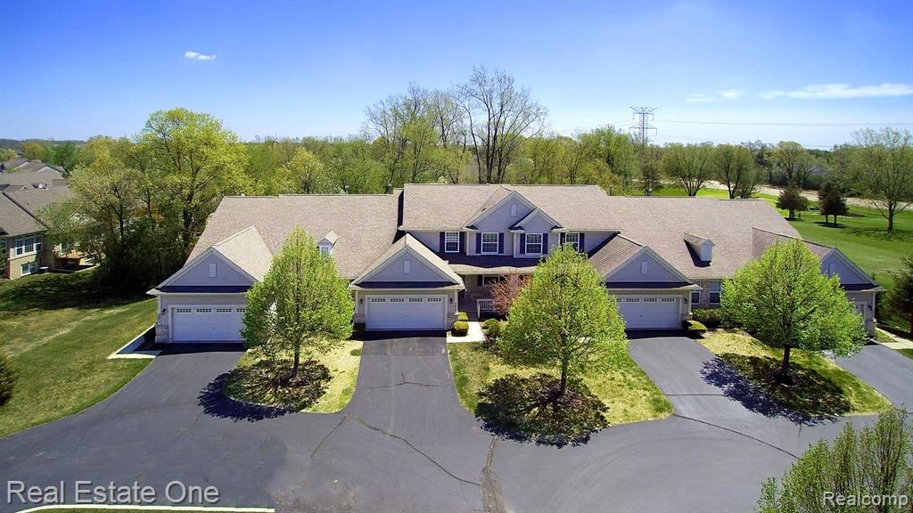 5939 Baypointe Boulevard