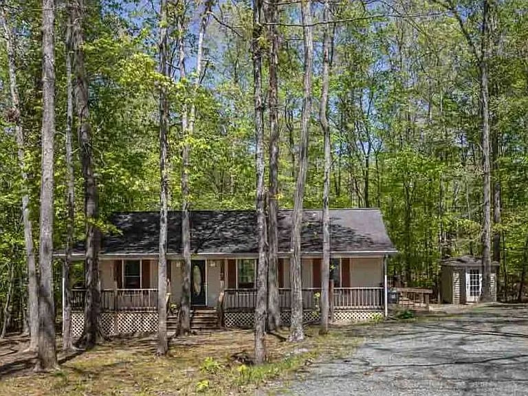 7 Milton Ct