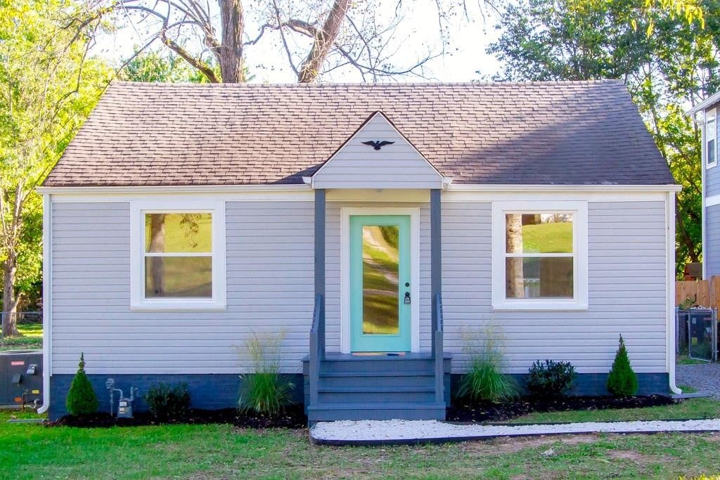 1220 Kirkland Ave