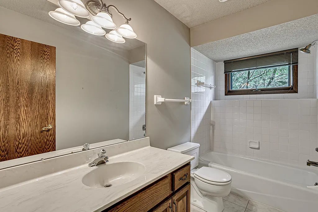 1602 Norwood Cir