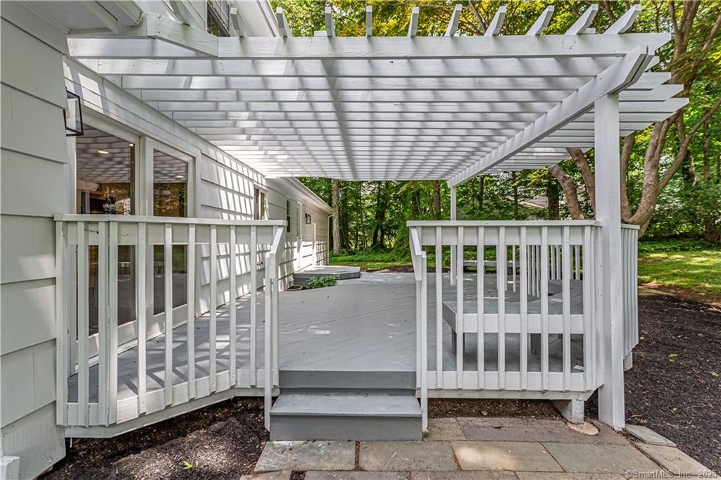 115 Fresh Meadow Dr,  Trumbull