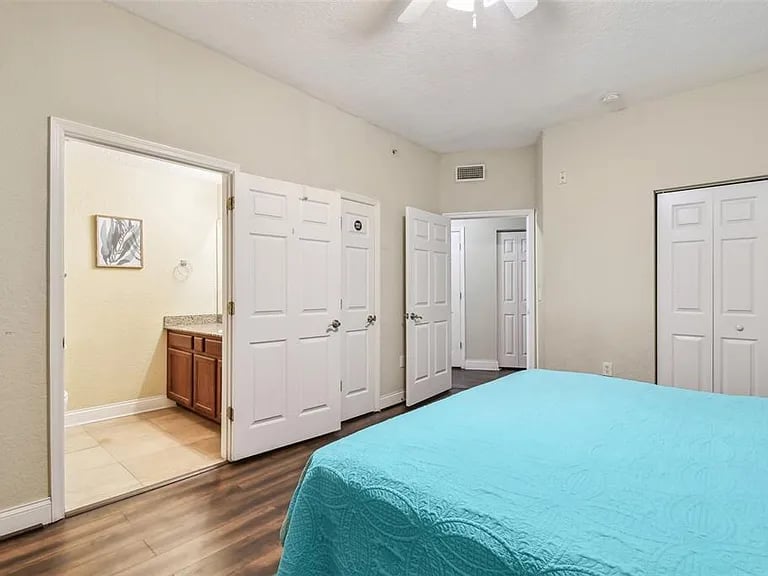 10315 Gulf Blvd #302