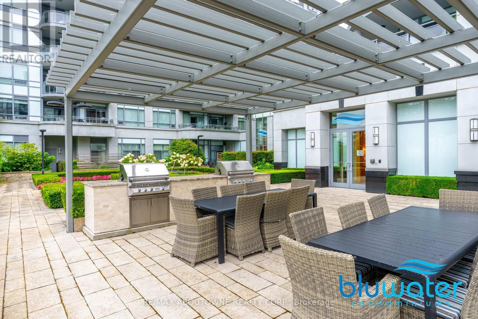 3500 Lakeshore Road W 205